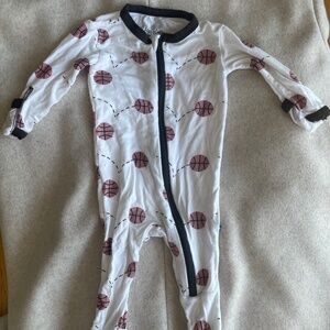 Basketball onsie 0-3 Kickee Pants